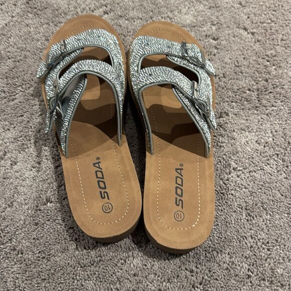 Soda size 10 sparkle sandals brand new ! - Picture 2 of 4